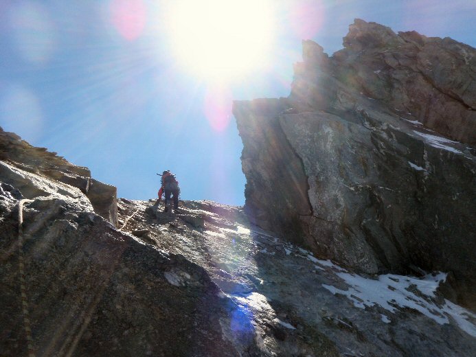 Arete du Soleil (29).jpg - Mich pars en reco sur le fil de l'arte